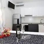 Maruna Apartment *
