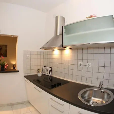 Maruna Self Check-in Apartman Zára
