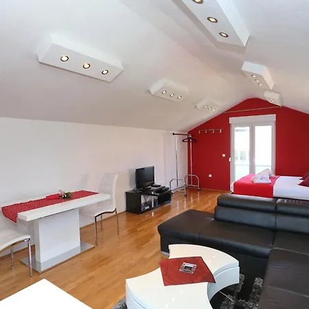 Maruna Self Check-in Apartman