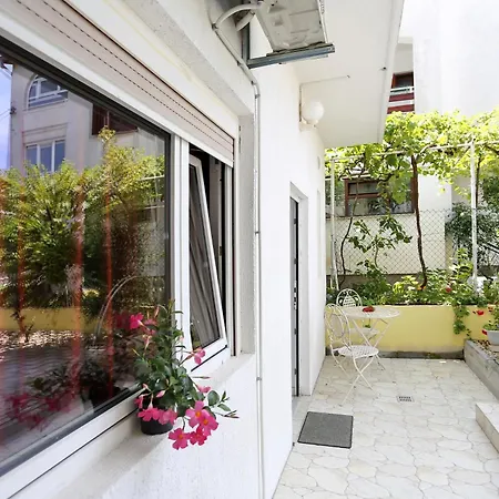 Maruna Self Check-in アパート