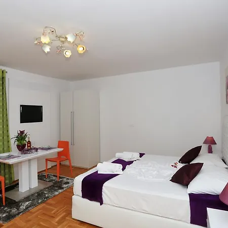 Maruna Self Check-in * ザダル