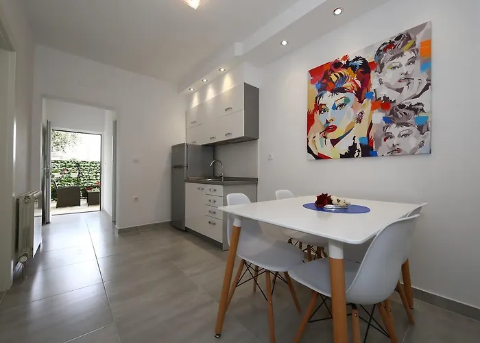 Maruna Self Check-in * Zadar