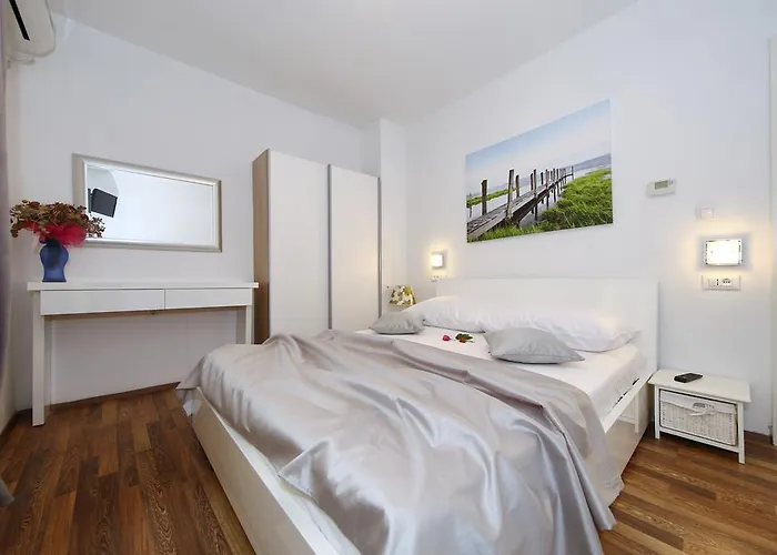 Maruna Self Check-in Apartament *