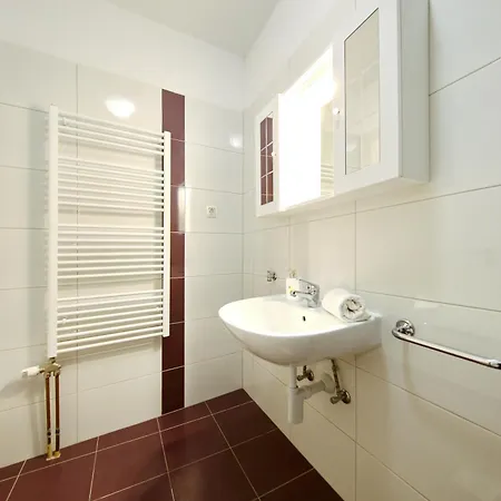 Maruna Self Check-in * Zadar