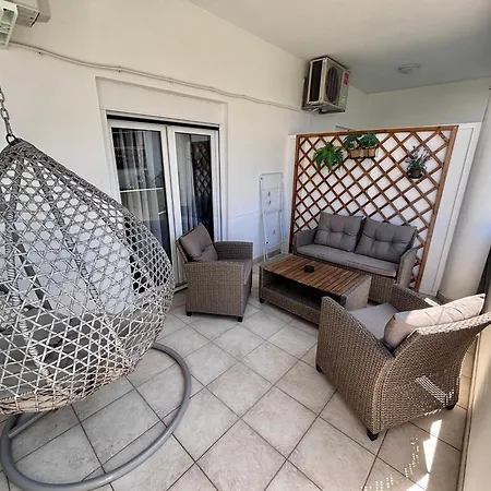 Maruna Apartment *