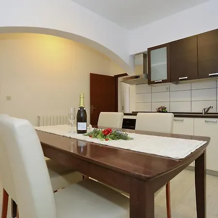 Apartment Maruna *