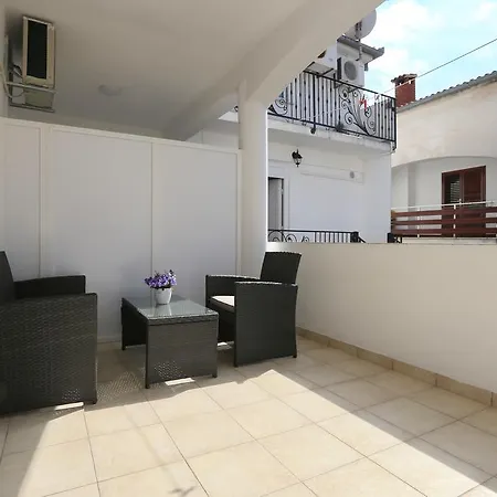 Maruna Self Check-in * Zadar